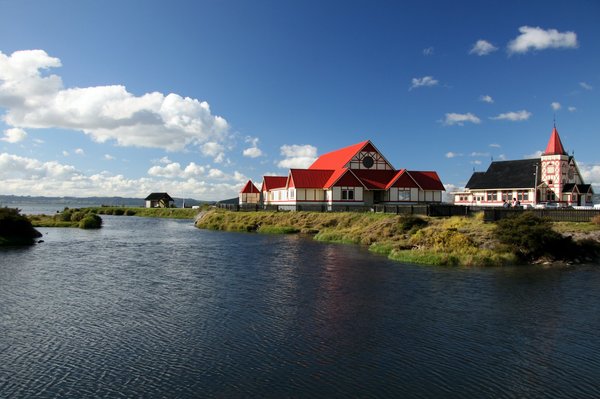 Où découvrir les traditions de la culture maorie en Nouvelle-Zélande : visites et activités recommandées ?